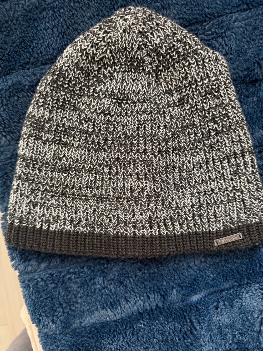 Express Knit Beanie in Gray & Black Like New